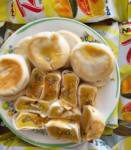 Bánh Pía Nhân Mỡ Hành Sầu Riêng Trứng Muối