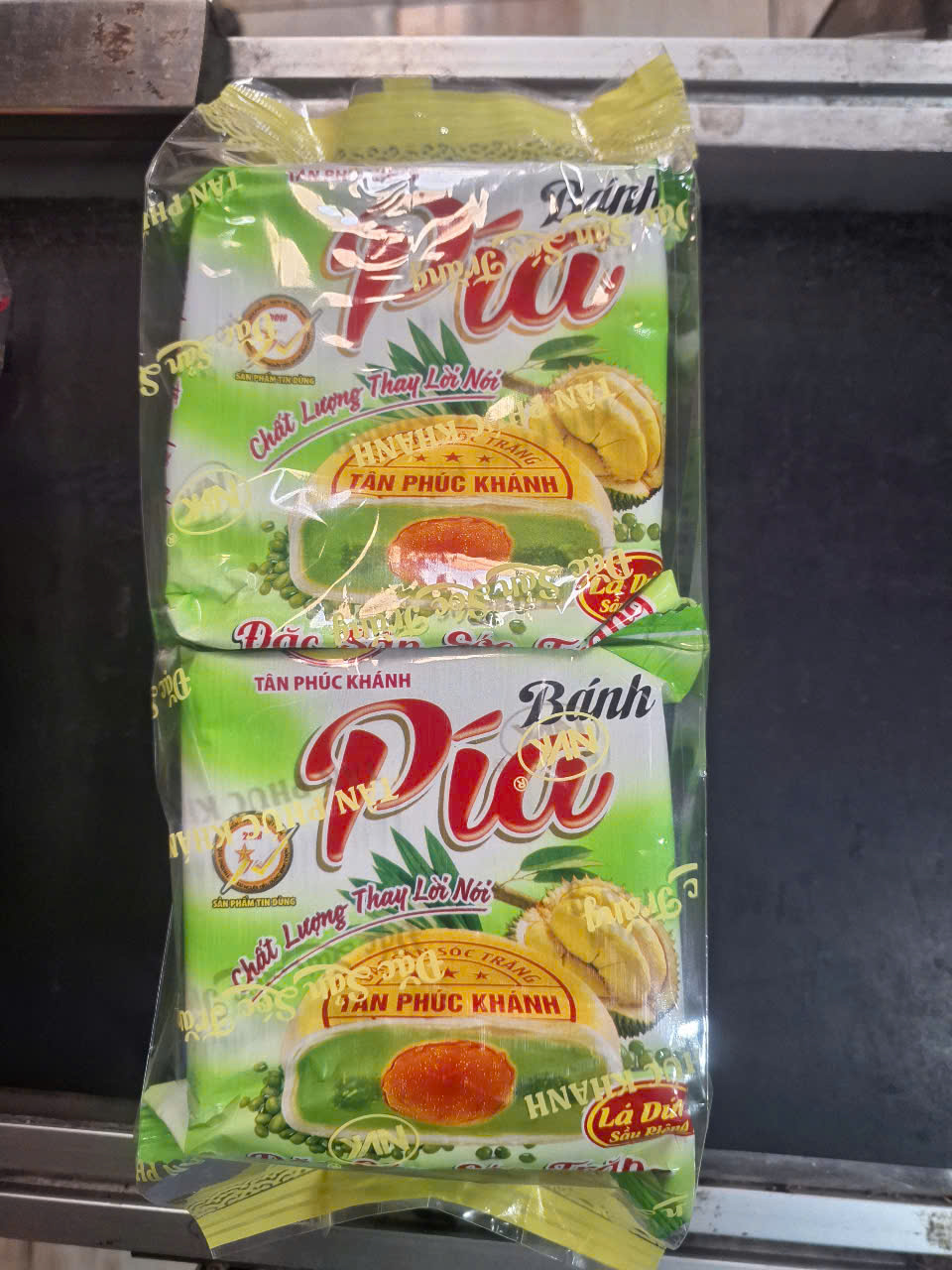 Vì Sao Bánh Pía Đậu Xanh Sầu Riêng Được Nhiều Người Ưa Chuộng?