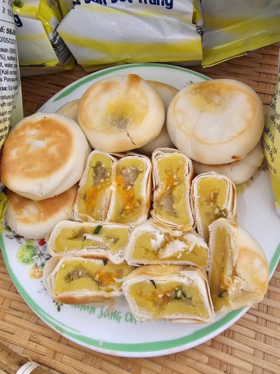 Bánh Pía Nhân Mỡ Hành Sầu Riêng Trứng Muối 